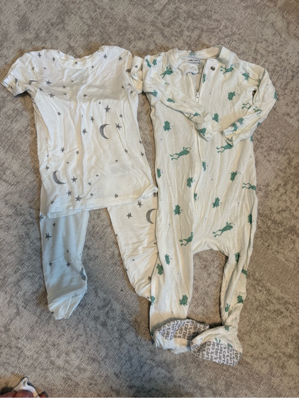 Carter's White Pajama Set with Gray Stars & Green Frog Print comfy soft fabric